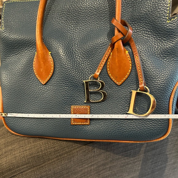 Dooney & Bourke Navy and Brown Leather Bag & Wallet. - Picture 6 of 7